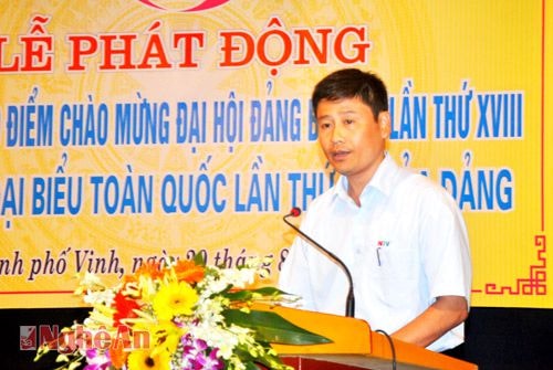 Đồng chí Trần Minh Ngọc- Phó Giám đốc Đài PTTH tỉnh phát động phong trào thi đua chào mừng Đại hội Đảng bộ tỉnh lần thứ XVIII