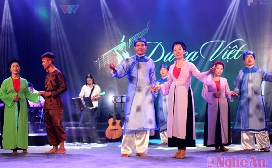 Tiết mục dân ca ví, giặm trong chương trình Du ca Việt.