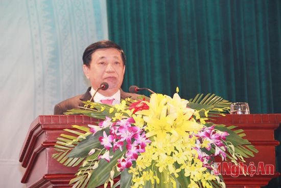 Đồng chí Nguyễn Xuân Đường, Phó Bí thư tỉnh ủy, Chủ tịch UBND tỉnh ghi nhận và biểu dương những thành tích xuất sắc của ngành Tài Chính trong 70 năm xây dựng và trưởng thành