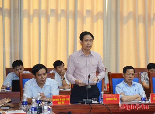 Đại diện lãnh đạo Cục thuế tỉnh cho biết các chi cục đang tích cực triển khai thu nợ thuế.