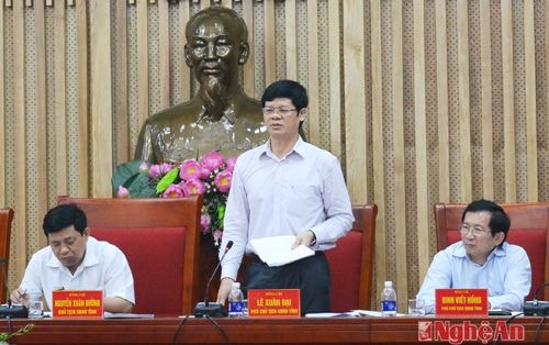 Phó Chủ tịch thường trực UBND tỉnh Lê Xuân Đại khẳng định tốc độ phát triển kinh tế của tỉnh sau 2 năm triển khai và thực hiện Nghị quyết số 26-NQ/TW là khá nhanh và bền vững, có bước cải thiện rõ rệt trong chỉ số Năng lực cạnh tranh cấp tỉnh (PCI). Đồng chí cũng nhấn mạnh cần có các dự án cụ thể trong nội dung đề xuất lên Chính phủ và các Bộ, Ngành.