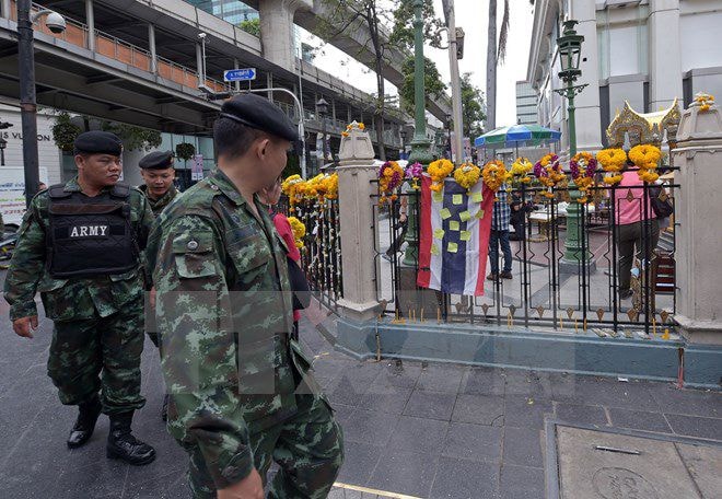 Binh sỹ Thái Lan tuần tra tại một khu đền ở thủ đô Bangkok ngày 23/8. Ảnh: AFP/TTXVN