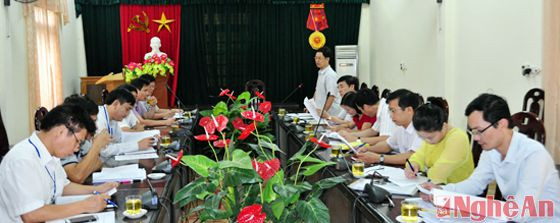 Đồng chí Nguyễn Xuân Sơn - Ủy viên BTV Tỉnh ủy, Phó Chủ tịch HĐND tỉnh chủ trì cuộc làm việc