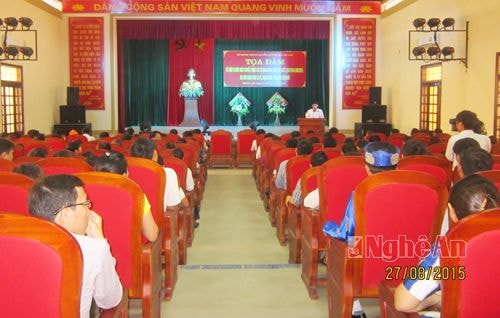  Toàn cảnh buổi tọa đàm.