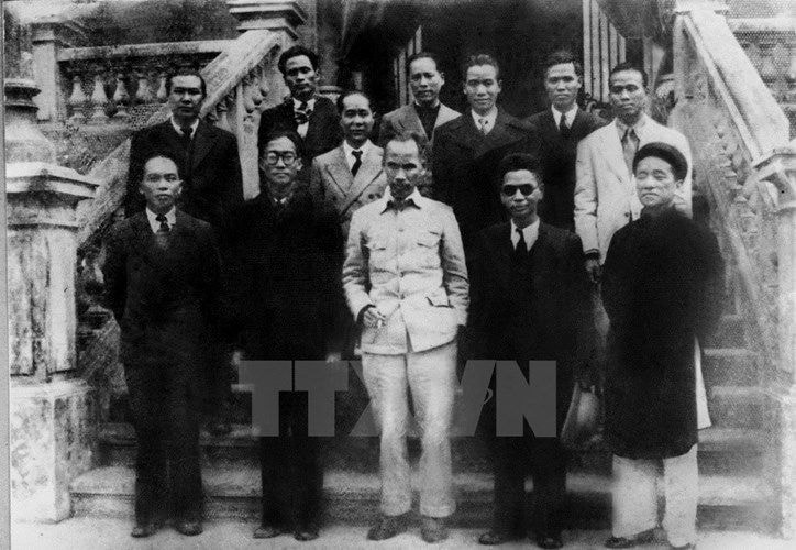 Ngày 25/8/1945, Ủy ban Giải phóng dân tộc do Quốc dân Đại hội Tân Trào cử ra được cải tổ thành Chính phủ lâm thời do Chủ tịch Hồ Chí Minh làm Chủ tịch. (Nguồn: Tư liệu TTXVN)