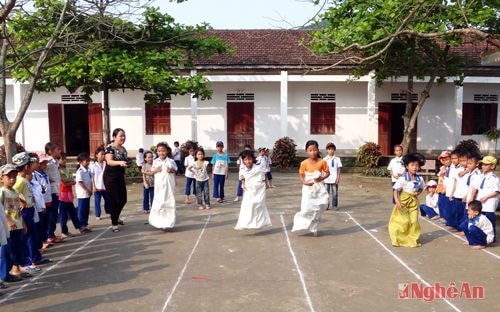 Hoạt động ngoại khóa tại Trường Tiểu học Nam Xuân (Nam Đàn).