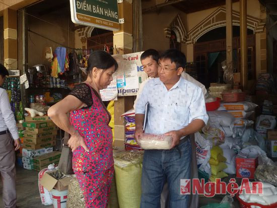  Kiểm tra vệ sinh an toàn thực phẩm tại các cửa hàng bánh kẹo