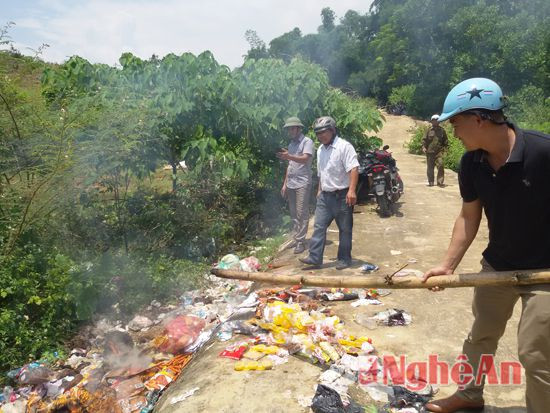  Xử lý những mặt hàng đã quá hạn sử dụng.