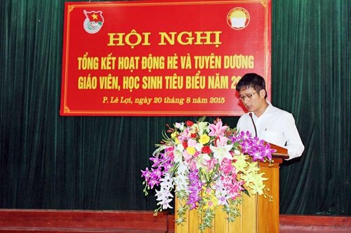 Ông Võ Anh Tuấn - Giám đốc kinh doanh công ty Hồng Hà thay mặt nhà tài trợ phát biểu tại hội nghị