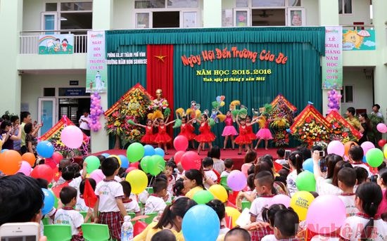 Học sinh Trường Mầm non Sunrise (TP. Vinh) trong ngày khai giảng năm học mới 2015 - 2016.