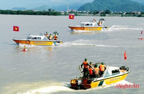 Một buổi thực hành kỹ thuật lái tàu, xuồng cao tốc do Bộ CHQS tỉnh Nghệ An tổ chức tháng 8/2015.