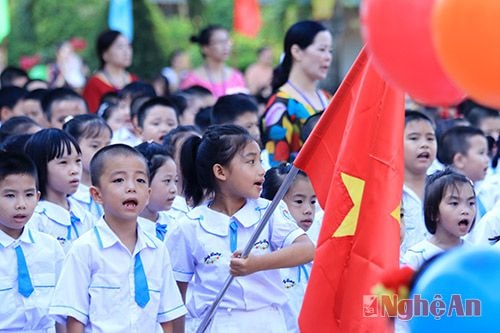 Niềm vui ngày khai trường tại Tiểu học Lê Mao. Ảnh Thanh Hùng