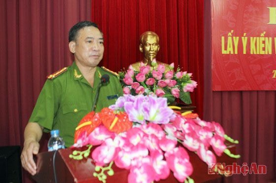 Đại tá Hồ Bá Võ, Phó thủ trưởng CQĐT (Công an tỉnh) góp ý kiến vào các vấn đề về trách nhiệm pháp nhân và loại tội phạm chịu trách nhiệm hình sự