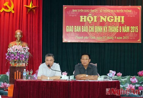 Lãnh đạo Ban Tuyên giáo Tỉnh ủy, Sở Thông tin - Truyền thông đồng chủ trì hội nghị.