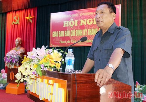 Đồng chí Hồ Quang Thành, Giám đốc Sở TT&TT phát biểu ghi nhận công tác tuyên truyền của các cơ quan thông tấn báo chí trong tháng 8/2015.