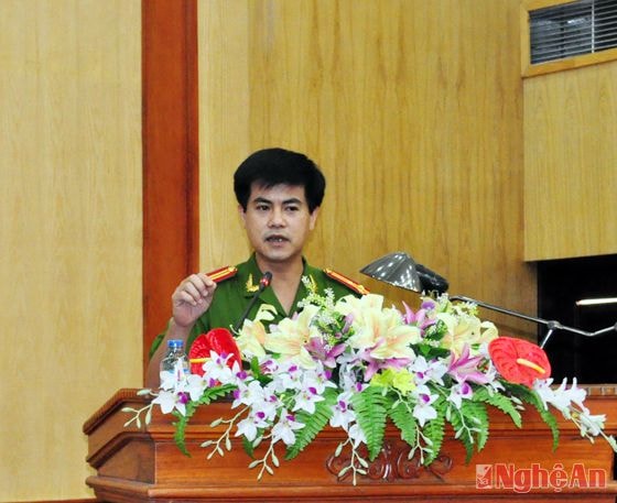 Đồng chí Nguyễn Đức Hải - Phó Giám đốc Công an tỉnh tham gia góp ý kiến vào Bộ luật Hình sự sửa đổi