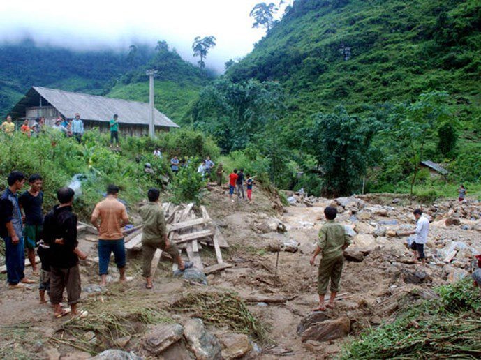 Hiện trường lũ ống cuốn trôi ngôi nhà và 3 mẹ con chị Giàng Thị Mảnh ở xã Thuận Hòa - Ảnh: H.Mạnh