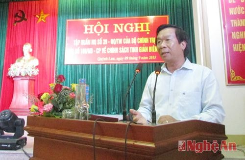 Đồng chí Lê Đức Cường, Tỉnh ủy viên, Bí thư Huyện ủy phát biểu tại Hội nghị