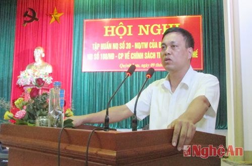 Đồng chí Hoàng Văn Bộ trưởng Ban tổ chức Huyện ủy quán triệt Nghị quyết 36
