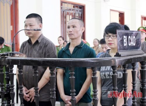Đối tượng Nguyễn Thanh Tâm và đồng bọn tại phiên tòa