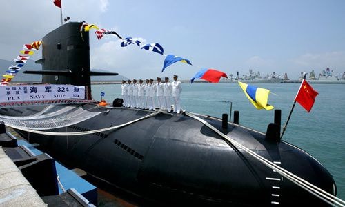 Một tàu ngầm Trung Quốc neo tại căn cứ hải quân Ngong Shuen Chau của Hong Kong. Ảnh: AFP