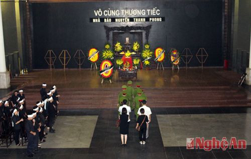 Tang lễ nhà báo Nguyễn Thanh Phong được tổ chức tại Nhà Tang lễ, Bộ Quốc phòng, Hà Nội