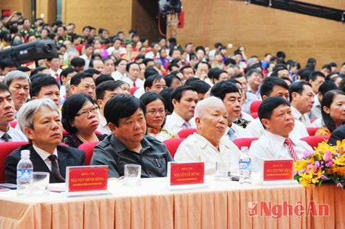 Các đồng chí lãnh đạo Trung ương về tham dự buổi lễ.
