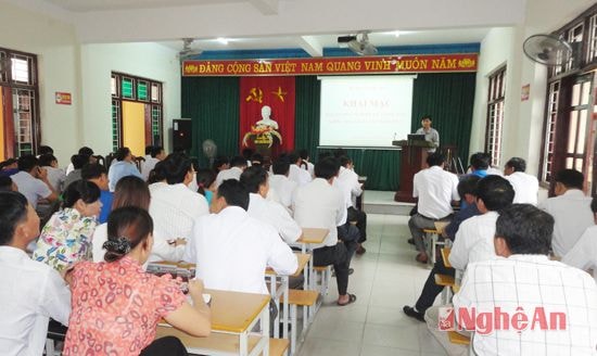 Hơn 100 học viên tham dự lớp tập huấn
