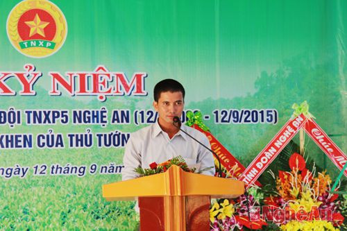 Đồng chí Hà Văn Dương  đội viên xuất sắc trong phong trào phát triển kinh tế trong 15 năm qua
