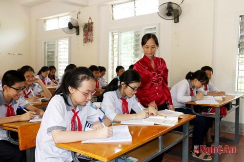 Giờ học của học sinh Trường THCS Quang Trung (Thành phố Vinh).