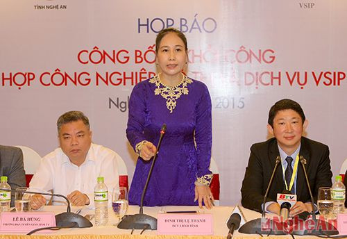 Đồng chí Đinh Thị Lệ Thanh phát biểu tại cuộc họp báo.