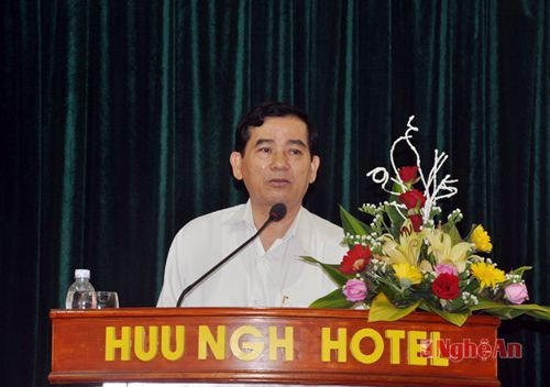 Đồng chí Bùi Đình Sâm- Phó Trưởng Ban Tuyên giáo phát biểu khai mạc hội nghị.