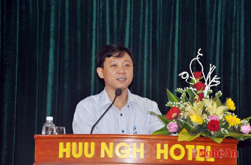 PGS- TS Nguyễn Ngọc Hà quán triệt các chuyên đề tại hội nghị.