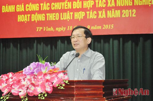Đồng chí Đinh Viết Hồng, Phó Chủ tịch UBND tỉnh chỉ đạo tại hội nghị