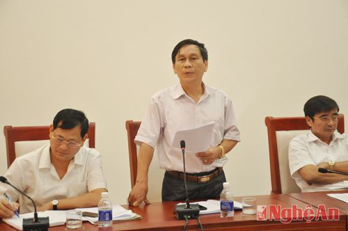  Đồng chí  Lê Văn Khang - Chủ tịch UBND huyện Nghi Lộc khẳng định thời gian qua huyện Nghi Lộc đã tạo điều kiện thuận lợi đầu tư cơ sở vật chất trường học cho con em hai xã Nghi Thiết, Nghi Tiến khoảng 15 tỷ đồng.