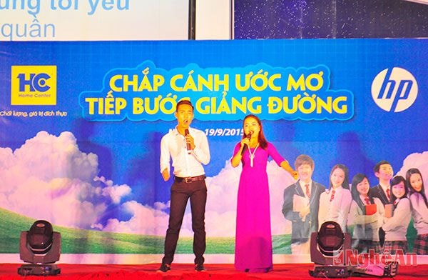 Tiết mục văn nghệ tại buổi lễ