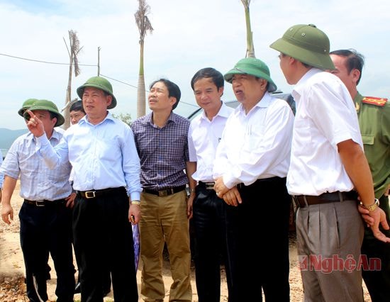 Đoàn đã đến kiểm tra mặt bằng chuẩn bị cho lễ khởi công nhà máy nhiệt điện I, xã Quỳnh Lập