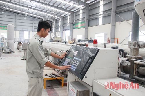 Hệ thống điều khiển tự động sản xuất sản phẩm ống nhựa Tiền Phong