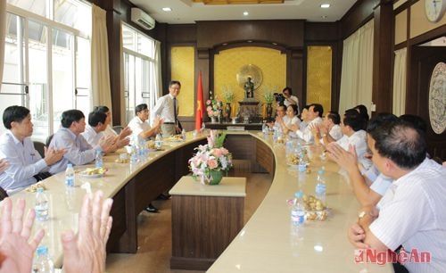 Toàn cảnh buổi làm việc tại Lãnh sự quán