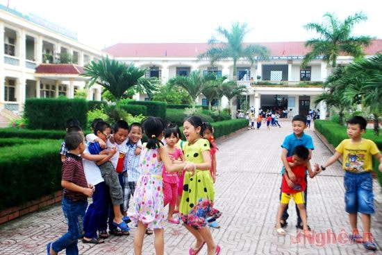 Giờ ra chơi ở Trường Tiểu học Quỳnh Thạch.