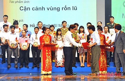 Năm 2010 tác giả Sỹ Minh đoạt giải C báo chí Quốc gia