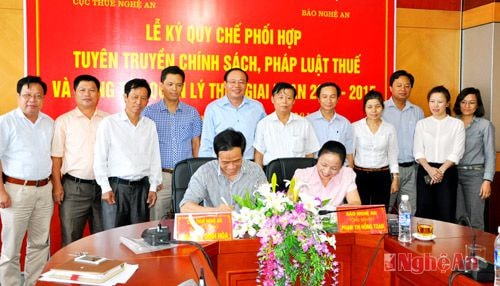 Ký kết phối hợp tuyên truyền với các đơn vị trong tỉnh