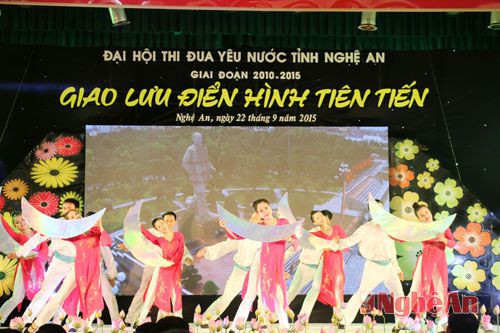 Tiết mục văn nghệ chào mừng buổi lễ