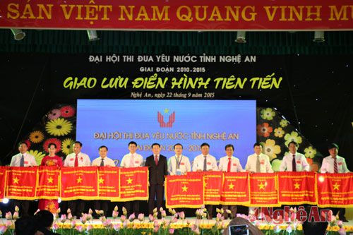 12 điển hình xuất sắc của tỉnh trong phong trào thi đua năm 2014