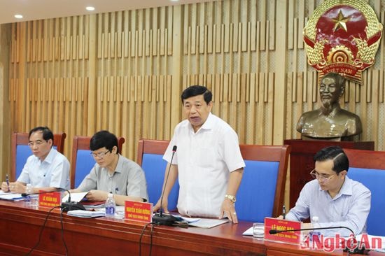 Đồng chí Nguyễn Xuân Đường, Phó Bí thư Tỉnh ủy, Chủ tịch UBND tỉnh chủ trì cuộc hop