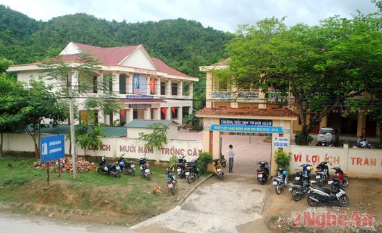 Trường Tiểu học Thạch Giám (Tương Dương).