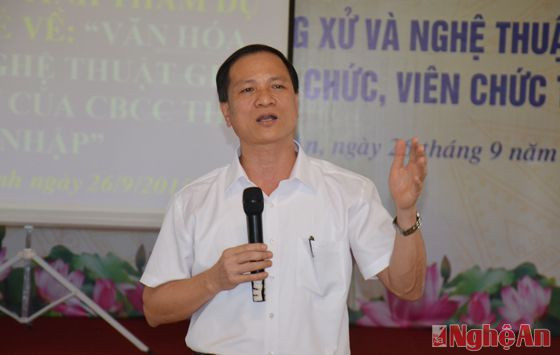 Diễn giả Mai Xuân Phương trình bày các nội dung của chuyên đề.