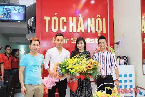 Khách hàng hoàn toàn hài lòng khi đến với Tóc Hà Nội.