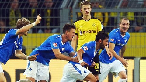 Dortmund bị cầm hòa 2-2 ngay tại sân nhà