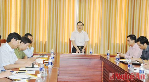 Phó chủ tịch UBND tỉnh Lê Ngọc Hoa kết luận buổi làm việc, yêu cầu các sở ngành liên quan tập trung chuẩn bị chu đáo cho lễ khởi công xây dựng cầu Yên Xuân